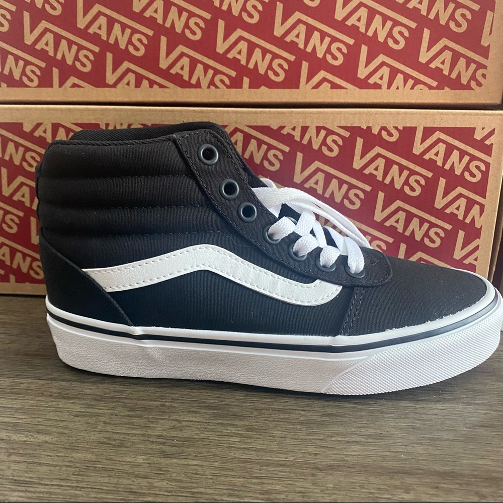 Vans Ward HI Women’s 5 EUC